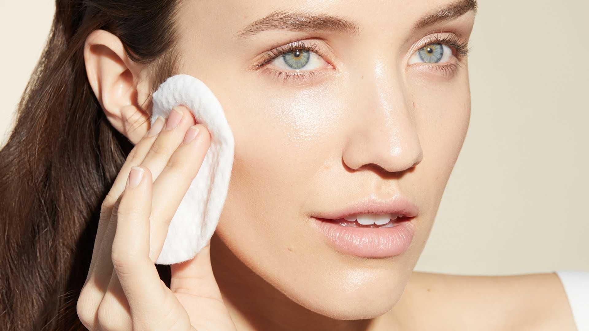 پاکسازی پوست چرب و جوش دار در منزل